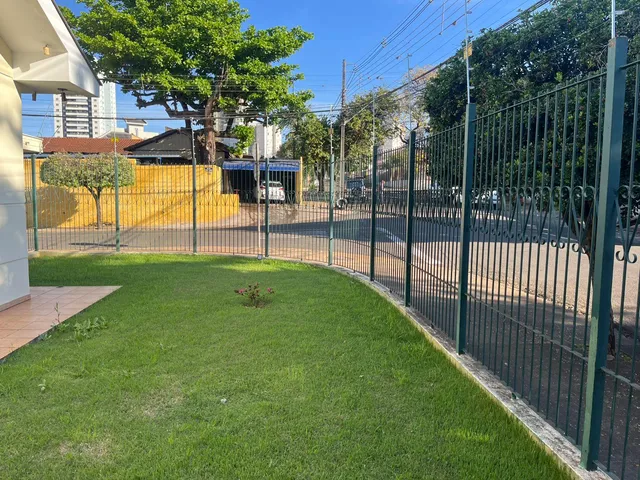 Casa com 320m² 3 quartos e 4 banheiros, para alugar, no bairro Guanabara em Londrina