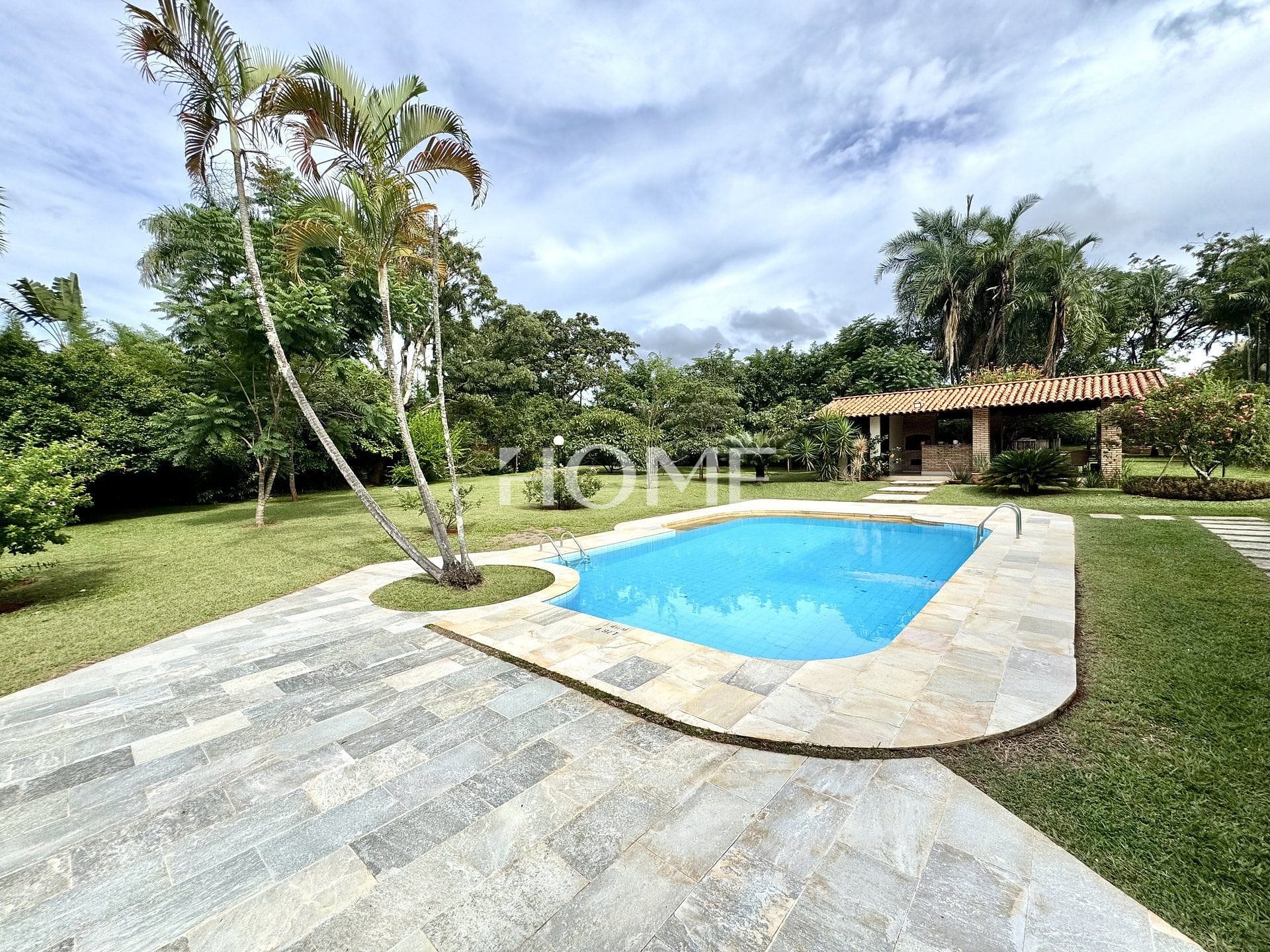 SHIS QI 23 – 1.763,25m2 – 4 Quartos – Localização Privilegiada