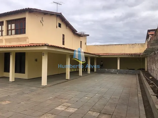 Casa 4 quartos e 2 banheiros, à venda, no bairro Cruzeiro em Vitória da Conquista