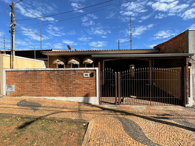 Casa 3 quartos e 2 banheiros, à venda, no bairro Santa Cecília em Paulínia