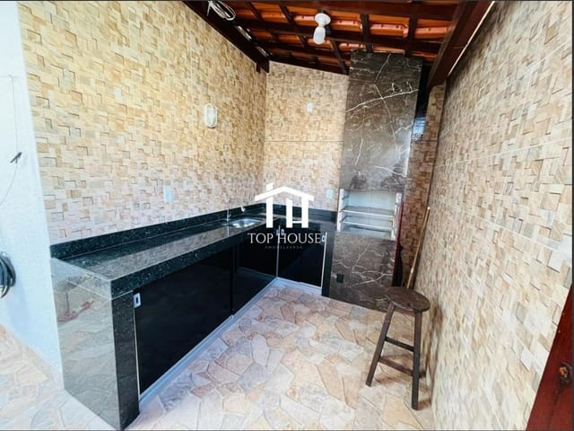 Casa 2 quartos e 2 banheiros, à venda, no bairro Vale das Orquídeas em Contagem