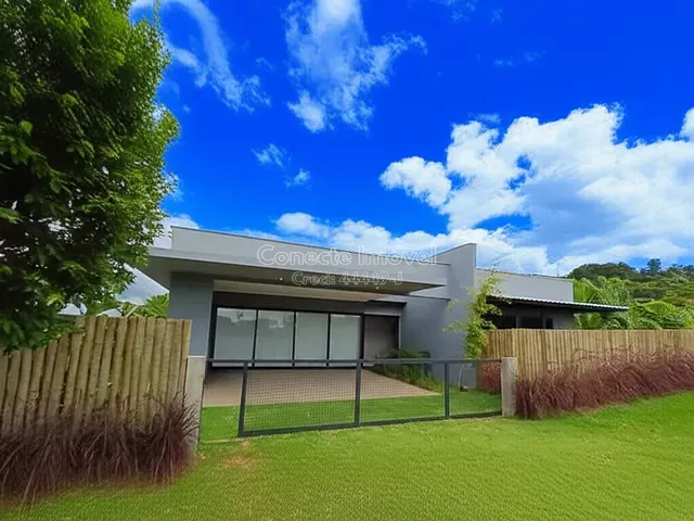 Casa com 980m² 2 quartos e 3 banheiros, à venda, no bairro Condomínio Plazza Ville em Jaguariúna