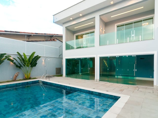 Casa com 427m² 3 quartos e 5 banheiros, à venda, no bairro Mata da Praia em Vitória