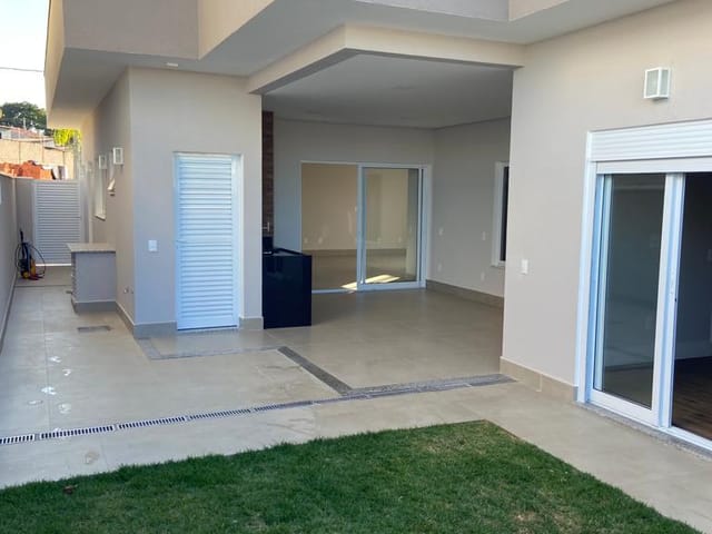 Casa com 317m² 3 quartos e 2 banheiros, à venda, no bairro Jardim São Marcos em Valinhos