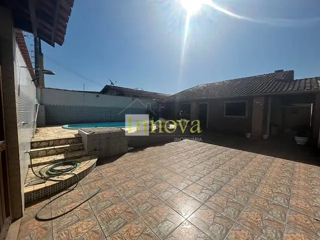 Casa 2 quartos e 2 banheiros, à venda, no bairro Jardim das Palmeiras em Caraguatatuba