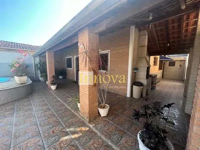 Casa 2 quartos e 2 banheiros, à venda, no bairro Jardim das Palmeiras em Caraguatatuba