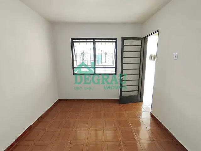 Casa 3 quartos e 1 banheiro, para alugar, no bairro Conjunto Habitacional Tancredo Neves em Itapeva