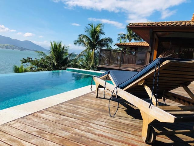 Casa 5 quartos e 6 banheiros, à venda, no bairro Ilhote (Cambaquara) em Ilhabela