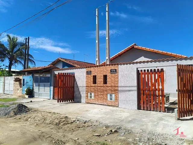 Casa 2 quartos e 1 banheiro, à venda, no bairro Jamaica (Interior) em Itanhaém