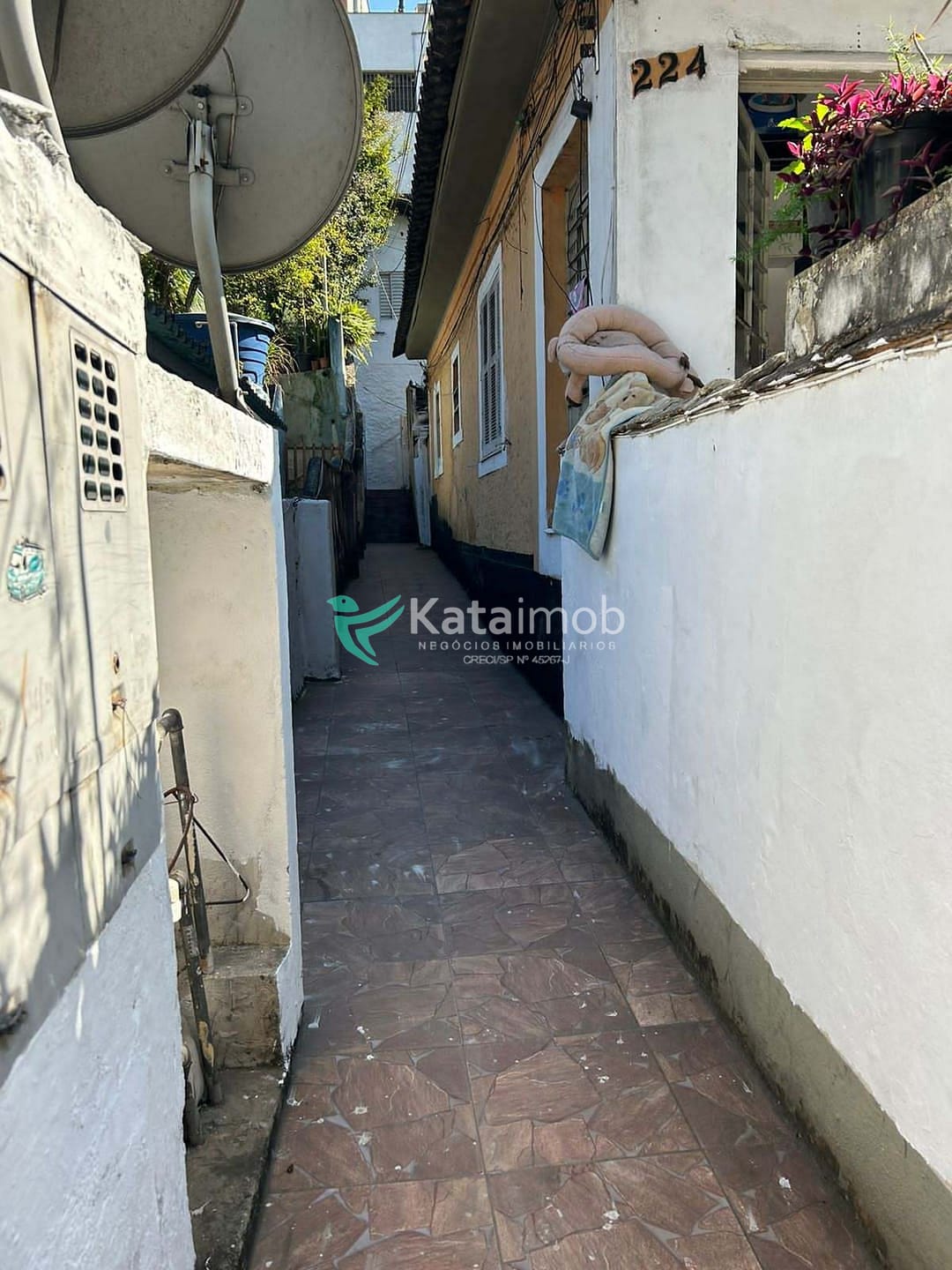 Casa à venda com 5 quartos, 240m² - Foto 3