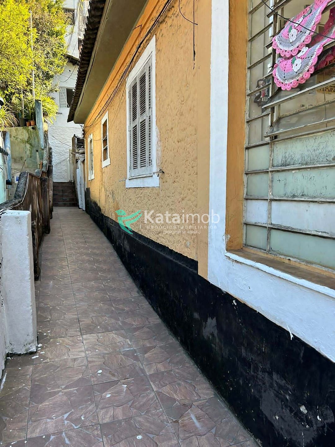 Casa à venda com 5 quartos, 240m² - Foto 1
