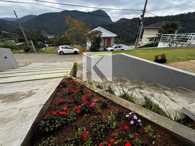Casa com 465m² 3 quartos e 3 banheiros, à venda, no bairro Albuquerque em Teresópolis