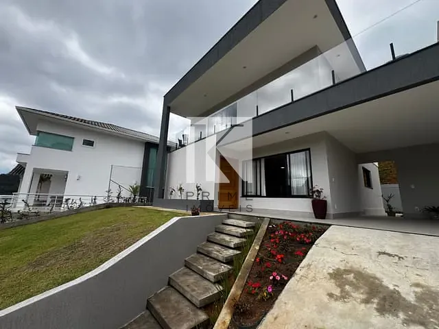 Casa com 465m² 3 quartos e 3 banheiros, à venda, no bairro Albuquerque em Teresópolis
