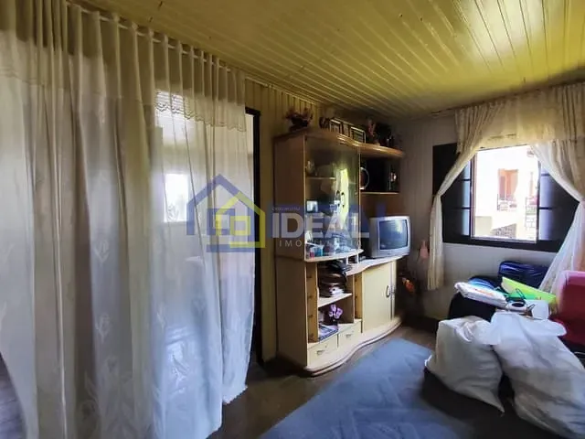Casa com 166m² 5 quartos e 2 banheiros, à venda, no bairro Industriários em Concórdia