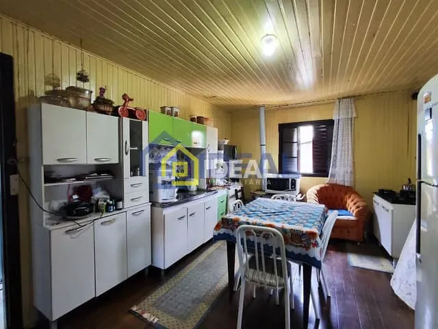 Casa com 166m² 5 quartos e 2 banheiros, à venda, no bairro Industriários em Concórdia