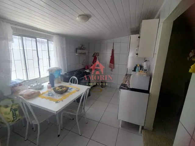 Casa 3 quartos e 1 banheiro, à venda, no bairro Fazendinha em Curitiba