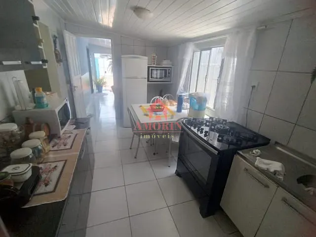 Casa 3 quartos e 1 banheiro, à venda, no bairro Fazendinha em Curitiba