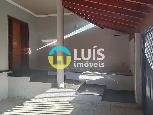 Casa 3 quartos e 3 banheiros, à venda ou para alugar, no bairro CENTRO em Guaranésia