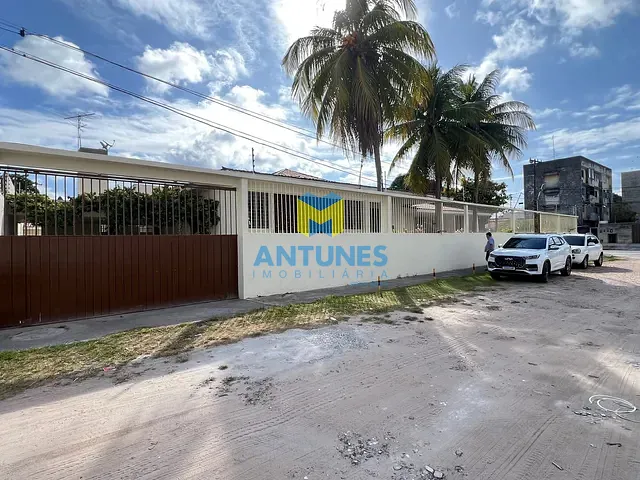 Casa com 600m² 5 quartos e 4 banheiros, à venda, no bairro Imbiribeira em Recife