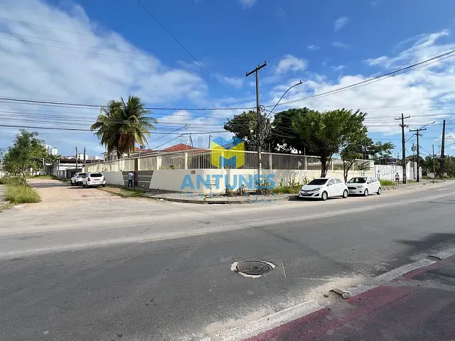 Casa com 600m² 5 quartos e 4 banheiros, à venda, no bairro Imbiribeira em Recife