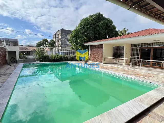 Casa com 600m² 5 quartos e 4 banheiros, à venda, no bairro Imbiribeira em Recife