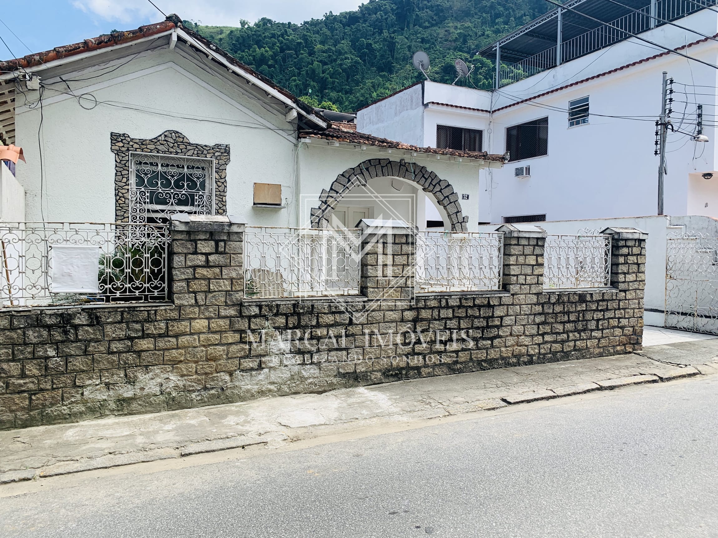 https://static.arboimoveis.com.br/CA0003_MARCAL/casaavendacentroangradosreisrj_1627927830587_watermark.jpg