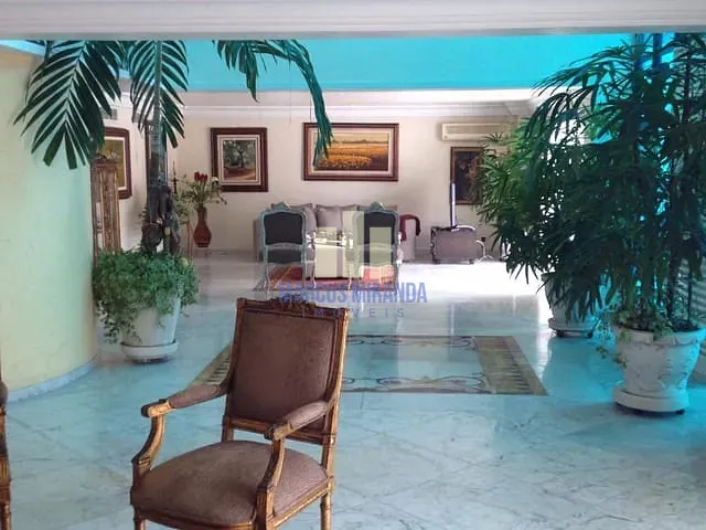 Casa com 800m² 5 quartos e 6 banheiros, à venda, no bairro Barra da Tijuca em Rio de Janeiro