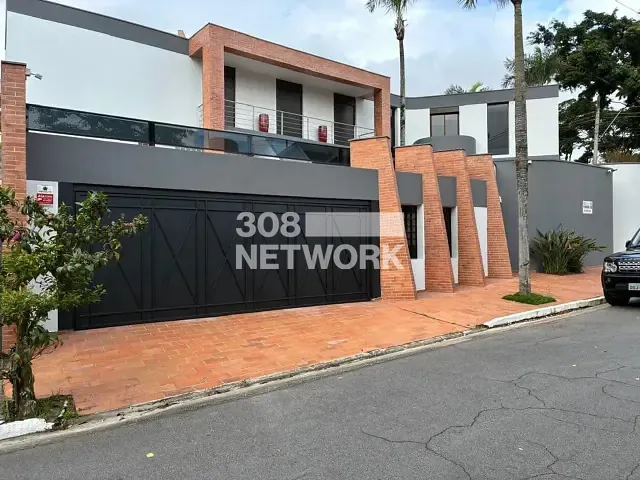 Casa com 549m² 4 quartos e 5 banheiros, à venda, no bairro Jardim São Caetano em São Caetano do Sul