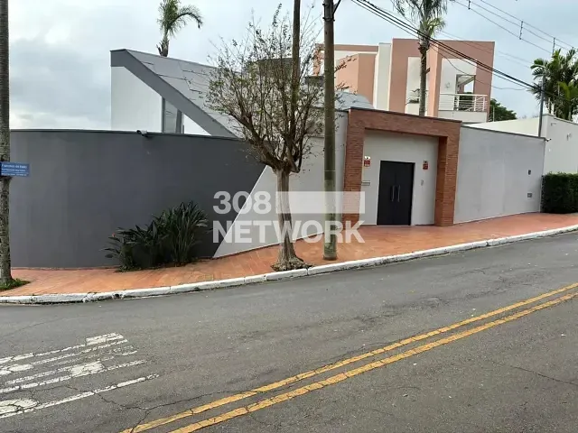 Casa com 549m² 4 quartos e 5 banheiros, à venda, no bairro Jardim São Caetano em São Caetano do Sul