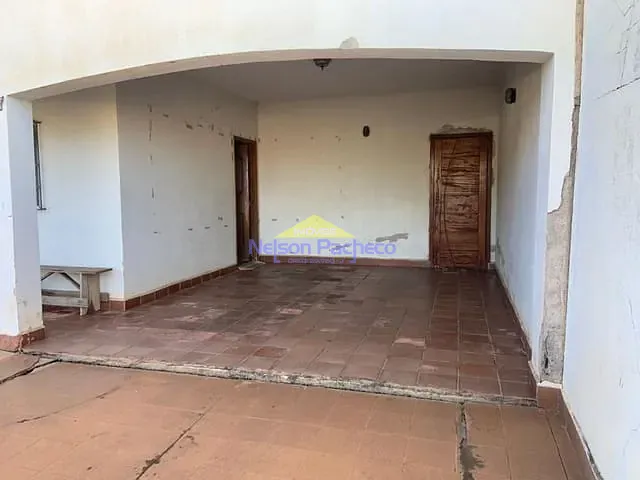 Casa com 614m² 2 quartos e 1 banheiro, à venda, no bairro Centro em Capivari