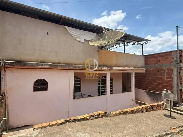 Casa 2 quartos e 2 banheiros, à venda, no bairro Serapião em Dom Cavati