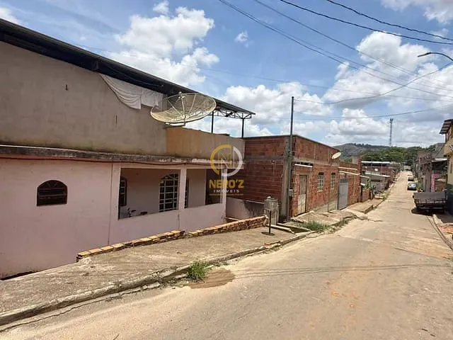 Casa 2 quartos e 2 banheiros, à venda, no bairro Serapião em Dom Cavati