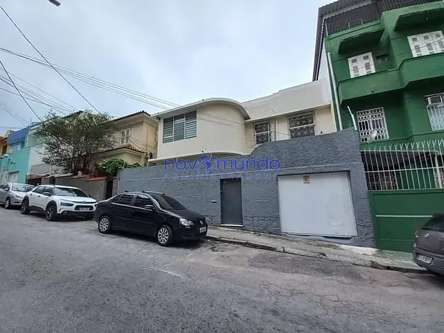 Casa com 220m², para alugar, no bairro Tijuca em Rio de Janeiro
