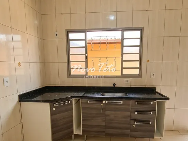 Casa 2 quartos e 2 banheiros, à venda, no bairro Jardim Paraíso do Sol em São José dos Campos