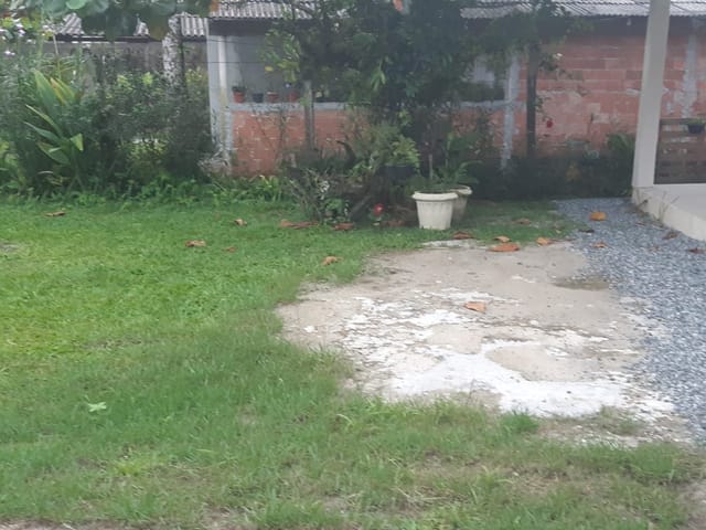 Casa com 393m² 4 quartos e 2 banheiros, à venda, no bairro Piçarras em Guaratuba