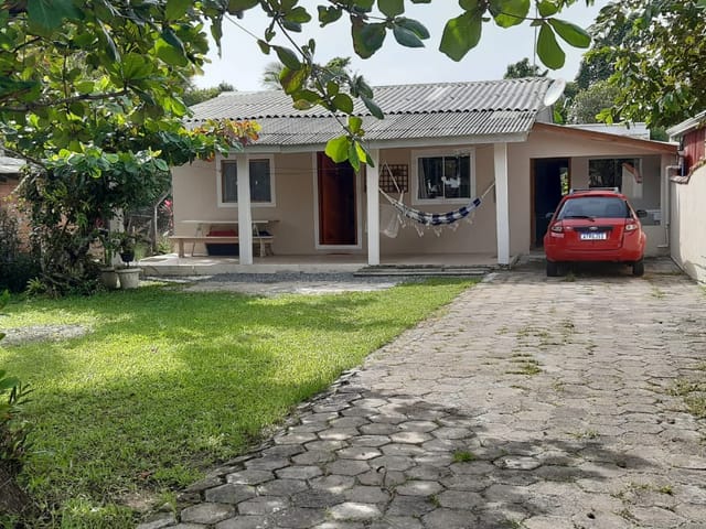 Casa com 393m² 4 quartos e 2 banheiros, à venda, no bairro Piçarras em Guaratuba