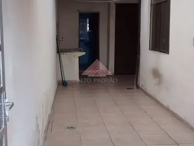 Casa com 300m² 3 quartos e 2 banheiros, à venda, no bairro Parque das Américas em Mauá