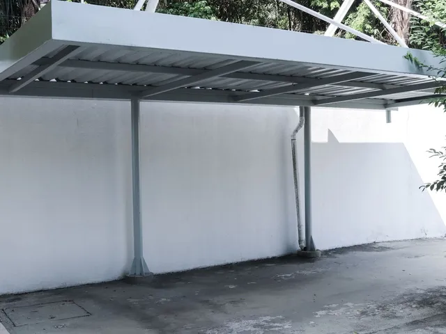 Casa com 300m² 4 quartos e 2 banheiros, à venda, no bairro Flores em Manaus