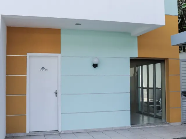 Casa com 300m² 4 quartos e 2 banheiros, à venda, no bairro Flores em Manaus