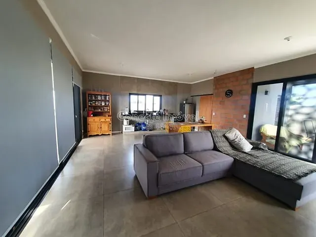 Casa com 980m² 2 quartos e 3 banheiros, à venda, no bairro Condomínio Plazza Ville em Jaguariúna
