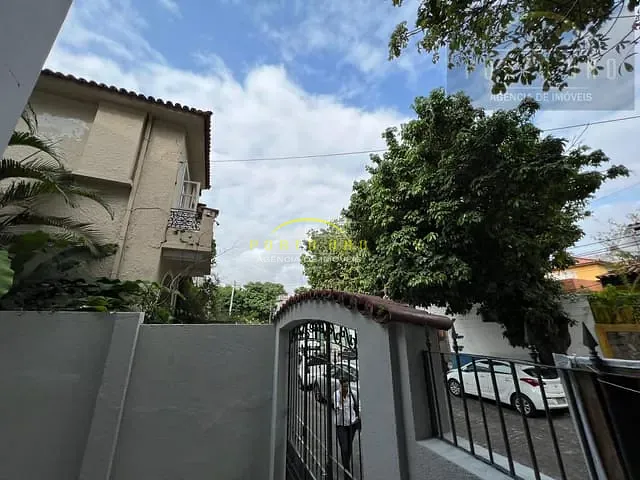 Casa com 338m², à venda, no bairro Barris em Salvador