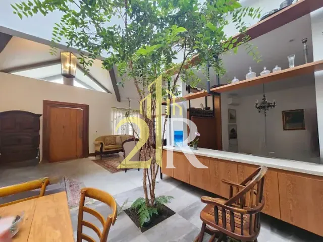 Casa com 600m² 5 quartos e 8 banheiros, à venda, no bairro Jardim dos Estados em São Paulo