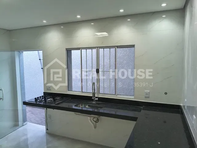 Casa 2 quartos e 2 banheiros, à venda, no bairro Jardim Santa Cecília em Sorocaba