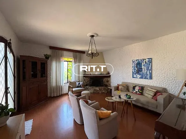 Casa com 300m² 4 quartos e 3 banheiros, à venda, no bairro Vila Georgina em Campinas