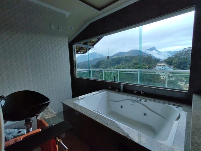Casa com 120m² 3 quartos e 3 banheiros, à venda, no bairro Valparaíso em Petrópolis