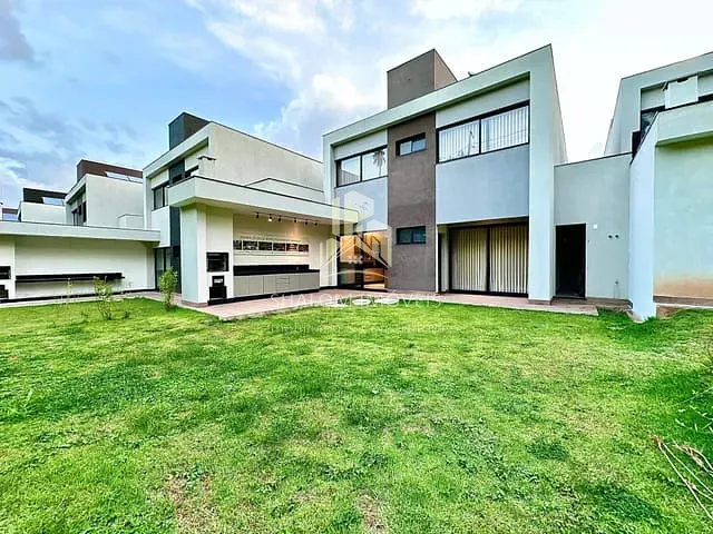 Casa com 453m² 3 quartos e 2 banheiros, à venda, no bairro Garças em Belo Horizonte