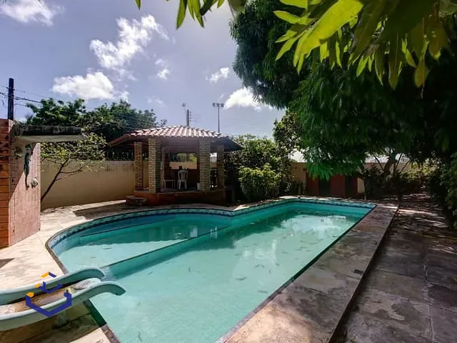 Casa com 930m², para alugar, no bairro Cidade dos Funcionários em Fortaleza