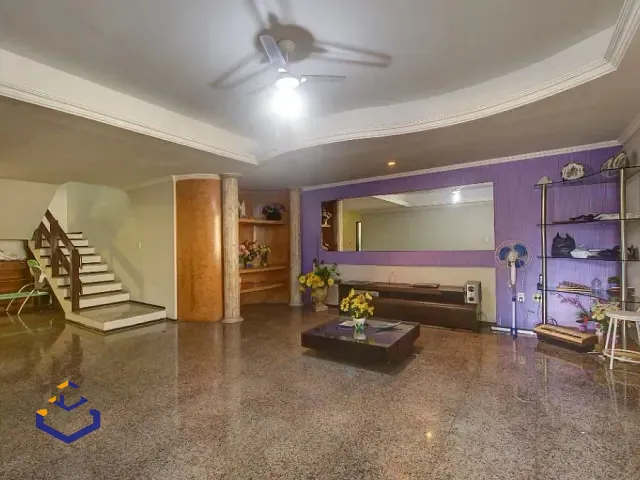 Casa com 930m², para alugar, no bairro Cidade dos Funcionários em Fortaleza
