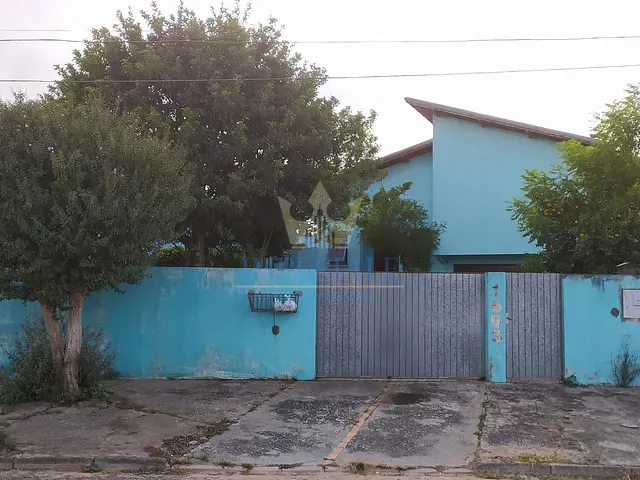 Casa com 232m² 5 quartos e 2 banheiros, à venda, no bairro Jardim carvalho em Ponta Grossa