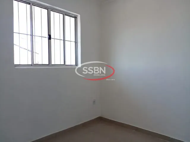Casa 2 quartos e 1 banheiro, para alugar, no bairro Parque Residencial Klavin em Nova Odessa